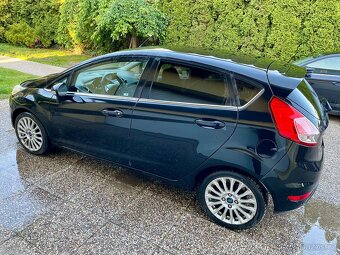 Ford Fiesta 1.6TDci 70kW. 2013, navi, klima - 13