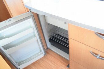 KNAUS SÜDWIND 550 -PRO 6 OSOB,EL.POJEZD, SPRCHA, PALANDA - 13