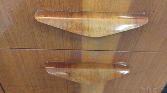 Lakovaný nábytek - 13