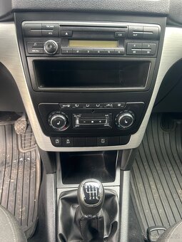 ŠKODA YETI 2.0TDI 110KW R.9/2017 105000KM TEMPOMAT KLIMA ESP - 13