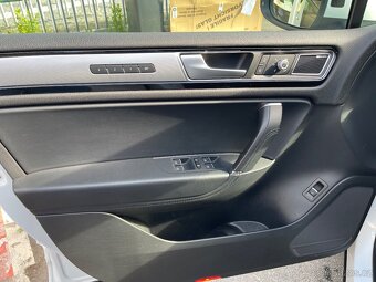 Prodám Volkswagen Touareg 3,0 V6 TDI BMT 8TT - 13