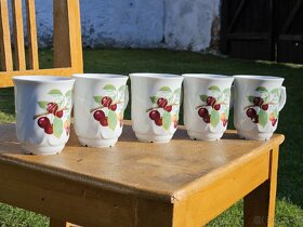 Sada porcelánových hrnků s třešněmi - 13