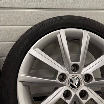 Alu kola Škoda Octavia, 225/45 R17 Nokian a Sava, 5x112 - 13