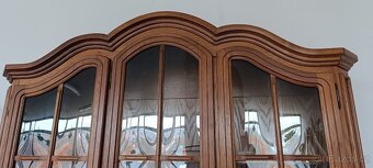 Rustikální kredenc, příborník s vitrínou, nábytek z masívu - 13