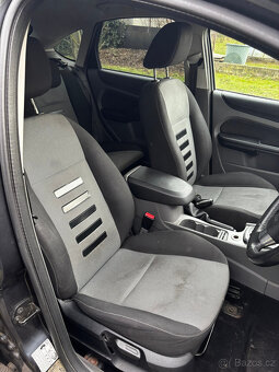 Ford Focus 1.6i 74kW, RV 2010, Alu, Klima, AUTOMAT, Anglie - 13