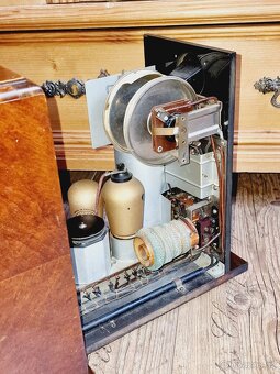 Starožitné rádio Radiola, 313V, SR, rok 1931 - 13