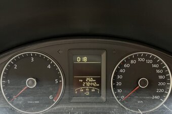 Volkswagen Transporter 2.0 TDi, 9 míst - 13