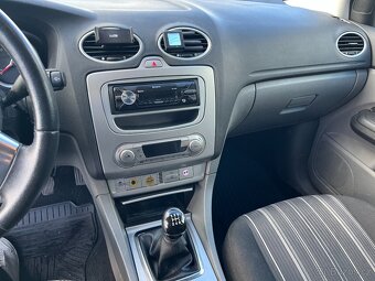 Ford Focus kombi 2008 85KW - 13