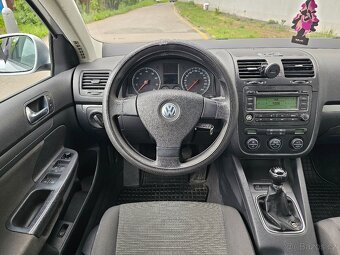 Volkswagen Jetta 1.6i - 13
