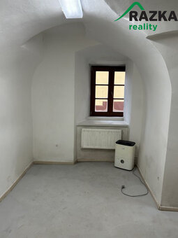 Pronájem komerčního prostoru v Plané - nám.... - 13