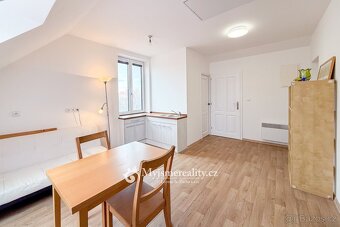 Prodej, rodinný dům, garáž, 215 m2 - Znojmo, Otokara Březiny - 13