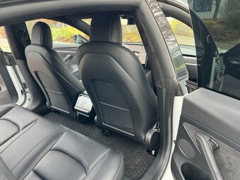 Tesla Model 3 Performance, DPH, 8/2023, 44t km, původ Praha - 13
