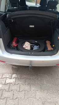 VW Touran 1,6 TDI, 77 kW, 5 míst, najeto 185000 km - 13