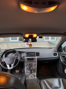 Volvo S60 D5 AWD, 2.4 nafta, 2011 r. v. - 13