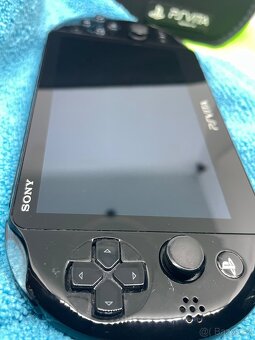 PS VITA PCH-2016 - 13