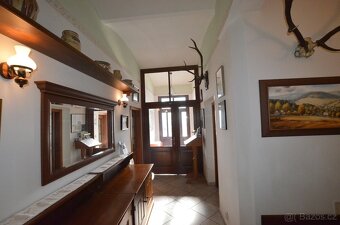 Prodej zavedeného rodinného penzionu + rozestavěná stavba - - 13