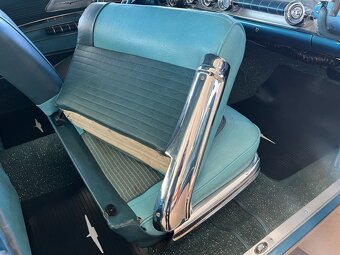 1958 Pontiac Bonneville Sportcoupe - 13
