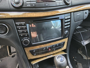 MB E 280CDI W211 2008 140kW, automat - dily z hav.vozu - 13