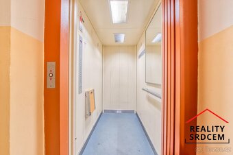 Pronájem moderního bytu 1+kk s lodžií, 27 m2, ul. Výškovická - 13
