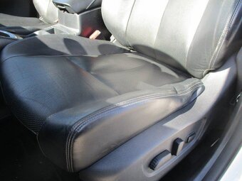 NISSAN X-Trail 1,6 dCi 130 Tekna Automat Pano 2015 - 13