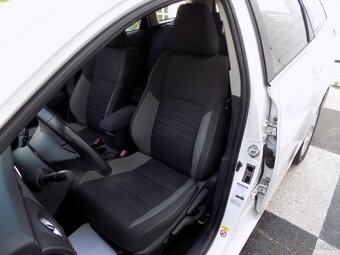Toyota Auris 1.8 Hybrid/Active/1.Maj.ČR/AT/ - 13