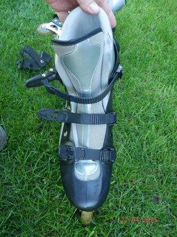 Nové inline brusle 4xjeté velikost 47-48 cena: 1000kč. - 13
