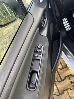 Peugeot 207 Le Mans 1.6 THP 110 kW, hatchback - 13