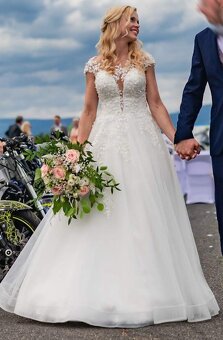 Luxusní svatební šaty (původní cen 34tis) vel. 34 - TOP stav - 13