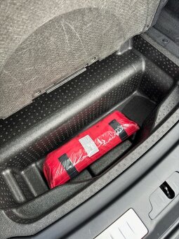 Land Rover Range Rover Velar, r.v. 2021, D200, ČR - 13