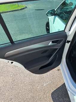 VW Golf 7 Variant 1.6 81 kW kombi - 13