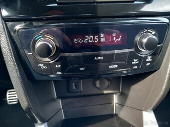 Suzuki Vitara 1.4T 4x4 r.2018,106t.KM 1.MAJITEL NAVIGACE - 13