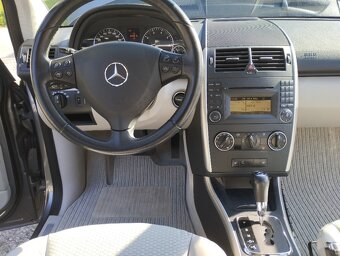 MERCEDES-BENZ A 180 AUTOMAT,BENZÍN,NOVÁ STK,2X ORIGO KOLA - 13