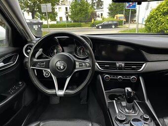 Alfa Romeo Giulia 2.2 JTDM 132kW Super Kůže Navi Automat - 13
