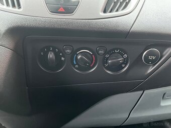 Ford Transit Custom 2.2 TDCi 9 Míst - 13