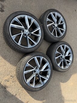 Prodám alu vega +pneu - 13