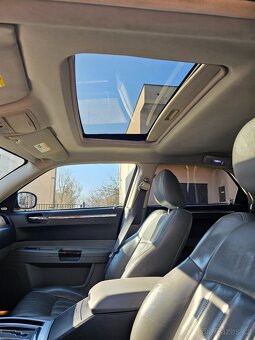 Chrysler 300C 5,7 HEMI V8 ADW Touring na ND nebo opravu - 13