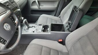 Volkswagen Touareg 3.0 TDI naj.167800km Serviska - 13