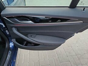 BMW Řada 5, 520d xDrive Touring - 13