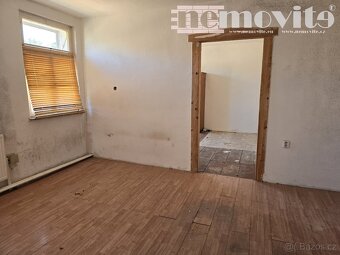 Exkluzivně nabízíme na prodej vícegenerační dům, 977 m2 - No - 13