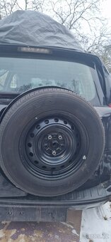 Toyota RAV 2.D - poškozená zadni část vozu - 13