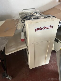 Rohlíkovače na tvarování těst - 13