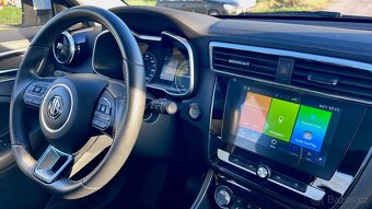 Elektrické SUV MG ZS Luxury Automat Kuze Panorama Kamera - 13