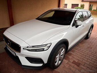 VOLVO V60 2,0 D4 140 kW, 4x4,CROSS COUNTRY, DPH - 13