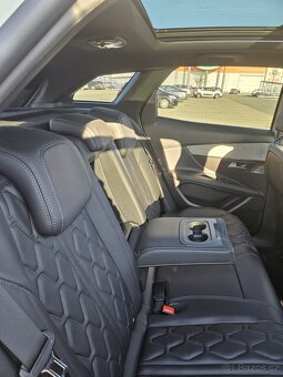 Peugeot3008 Plug-in Hybridní - 13