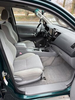 Toyota Hilux 3.0 - 13