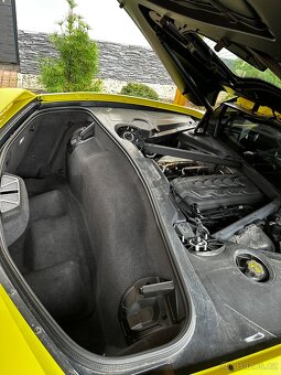 Chevrolet Corvette C8 - 13
