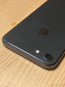 Apple iPhone 8, 64 GB - 13