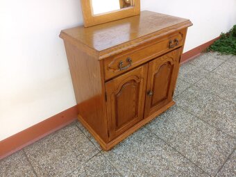 Rustikální předsíň, komoda, zrcadlo, masív - 13