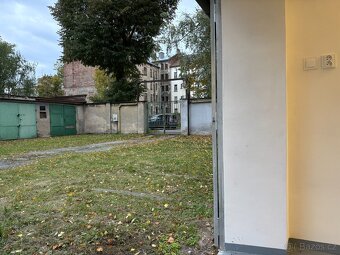 Pronájem nadstandardně velké garáže – Moravská Ostrava, ul. - 13