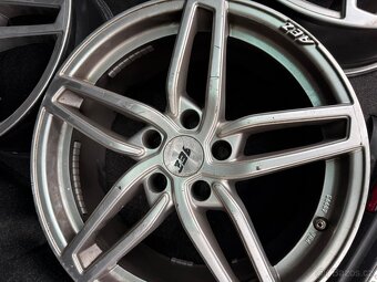 Kola Audi 5x112 R18 , střed 66.6 mm - 13